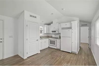 7650 Balboa Boulevard #43, Van Nuys, CA 91406 - Photo 9