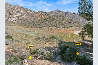 2001 Mt Vernon, Riverside, CA 92507 - Photo 3