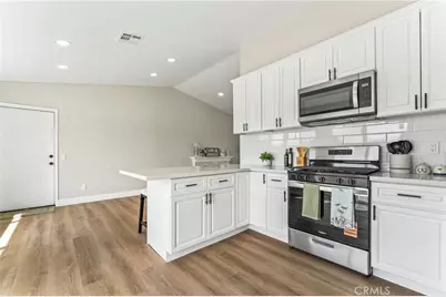 13875 Stage Coach Cir., Victorville, CA 92392 - Photo 5