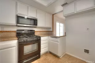 14319 Weeping Willow Ln, Fontana, CA 92337 - Photo 7