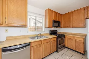 10415 Buckboard Cir, Adelanto, CA 92301 - Photo 11