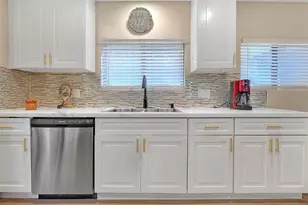 1002 Cherokee St, Fawnskin, CA 92333 - Photo 5