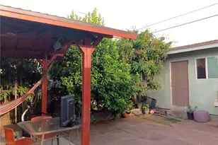 1046 W 49th, Los Angeles, CA 90037 - Photo 13