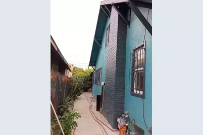 1046 W 49th, Los Angeles, CA 90037 - Photo 17