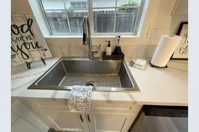 8028 Sorrento Street, Fontana, CA 92336 - Photo 9