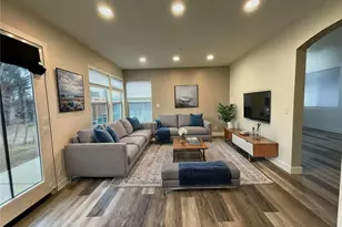 8028 Sorrento St, Fontana, CA 92336 - Photo 11