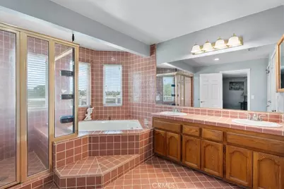 13391 Driftwood, Victorville, CA 92395 - Photo 17