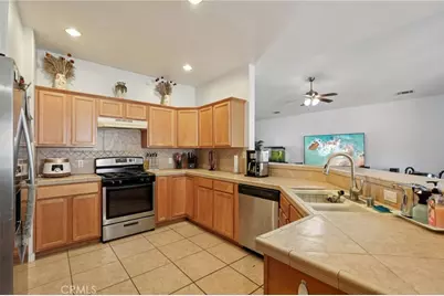 16657 Country Ranch Court, Victorville, CA 92395 - Photo 9