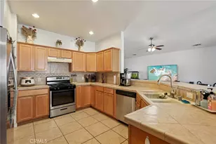 16657 Country Ranch Ct, Victorville, CA 92395 - Photo 9