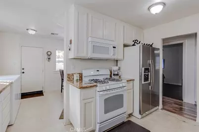 15461 Hesperia Road, Victorville, CA 92395 - Photo 13