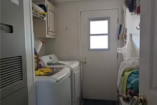 2000 Breezeway Dr, Bakersfield, CA 93306 - Photo 7