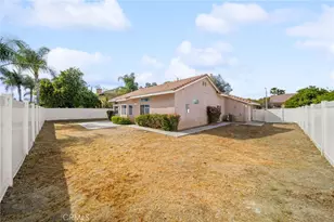 3895 Paris, Hemet, CA 92545 - Photo 7