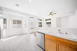 3895 Paris, Hemet, CA 92545 - Photo 17