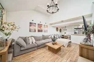 435 W 9th St, Upland, CA 91786 - Photo 1