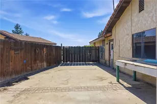 8801 Sorrel, Bakersfield, CA 93307 - Photo 27