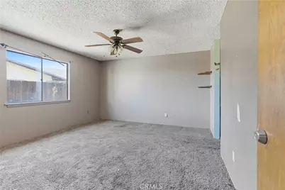 8801 Sorrel, Bakersfield, CA 93307 - Photo 19