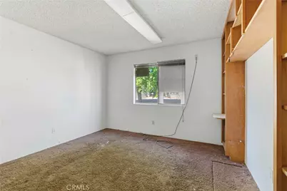 8801 Sorrel, Bakersfield, CA 93307 - Photo 17