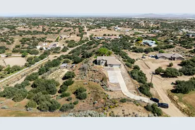 7084 Aster, Oak Hills, CA 92344 - Photo 33