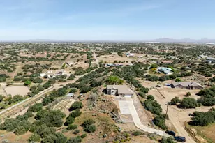 7084 Aster, Oak Hills, CA 92344 - Photo 33