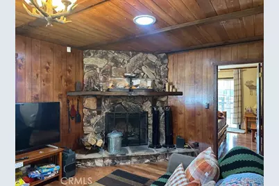 245 Sunset, Sugarloaf, CA 92386 - Photo 13