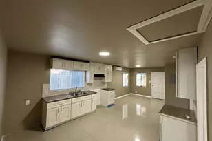 802 E 111th, Los Angeles, CA 90059 - Photo 5