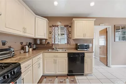 12752 Cowley, Downey, CA 90242 - Photo 5