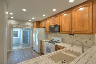 700 E Lake Drive #7, Orange, CA 92866 - Photo 17