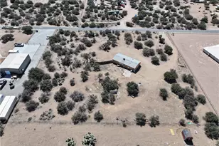 8195 Alta Mesa Rd, Oak Hills, CA 92344 - Photo 25