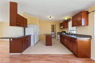 8195 Alta Mesa Rd, Oak Hills, CA 92344 - Photo 5