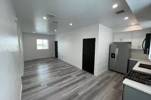 11451 W Victory Blvd, North Hollywood, CA 91606 - Photo 13