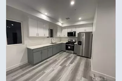 11451 W Victory Boulevard, North Hollywood, CA 91606 - Photo 21