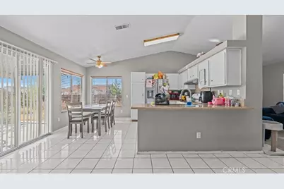 15711 Garnet, Victorville, CA 92394 - Photo 7