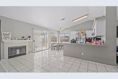15711 Garnet, Victorville, CA 92394 - Photo 5