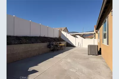 562 Hudson Way, Rialto, CA 92377 - Photo 5