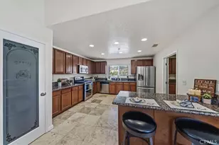 16461 Fremontia, Hesperia, CA 92345 - Photo 7