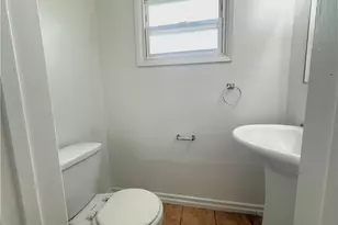 490 Avignon Ct, Riverside, CA 92501 - Photo 7