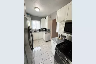 8205 Stanford, Los Angeles, CA 90001 - Photo 3