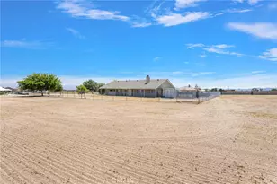 8828 Vincent Ct, Oak Hills, CA 92344 - Photo 51