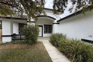 33950 Indigo Pl, Murrieta, CA 92563 - Photo 3