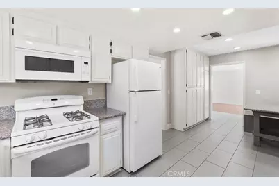 12860 Golf Course, Victorville, CA 92395 - Photo 13