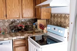 9010 Newport, Fontana, CA 92335 - Photo 13