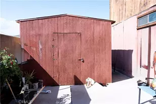 9010 Newport, Fontana, CA 92335 - Photo 25