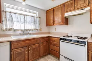 1635 Susie Ln, San Bernardino, CA 92411 - Photo 9