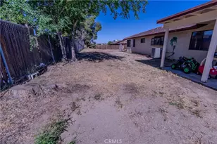 16979 Cherry Hill Dr, Victorville, CA 92395 - Photo 19
