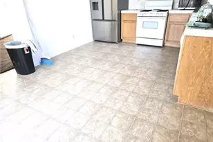 9037 S Loop, California City, CA 93505 - Photo 3