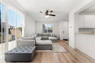 27425 Gentlebrook Ct, Murrieta, CA 92562 - Photo 13