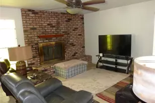 13766 Burning Tree Dr, Victorville, CA 92395 - Photo 5
