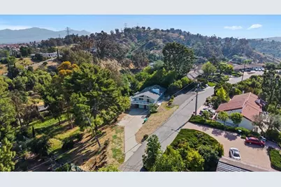 2600 Ardsheal, La Habra Heights, CA 90631 - Photo 25