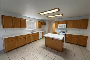 38646 Annette Ave, Palmdale, CA 93551 - Photo 23