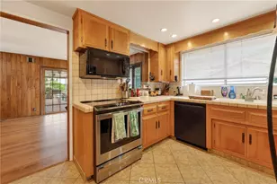 2446 Euclid Crescent, Upland, CA 91784 - Photo 9
